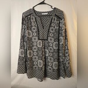 DR2 Black and White Patterned Blouse